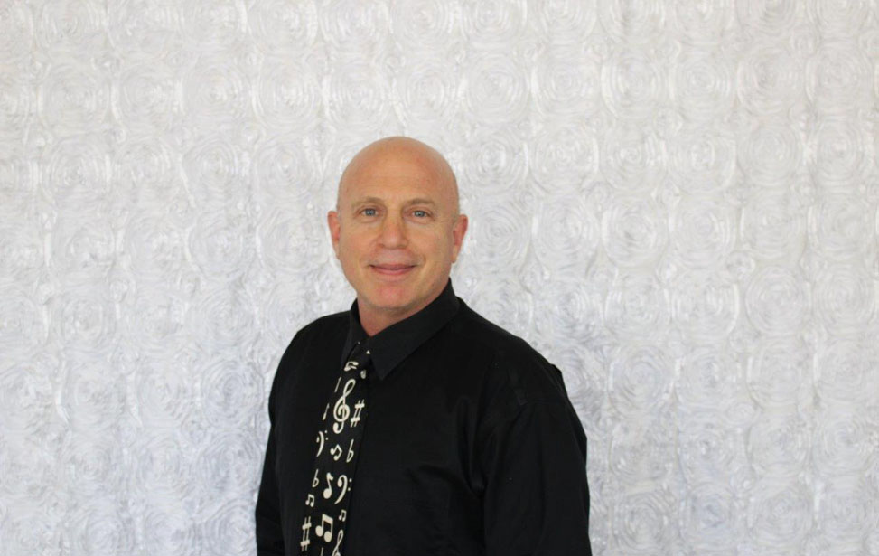 Music Mania Entertainment  (661) 618-6455 offers DJ, Master of Ceremony Services. Serving Santa Clarita Valley, San Fernando Valley, Antelope Valley, Los Angeles.